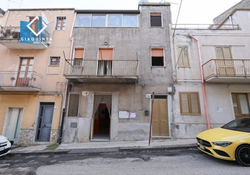 CASA SINGOLA 4,5 VANI / VIA ETNA – RAMACCA – Rif. VSTMRG2025
