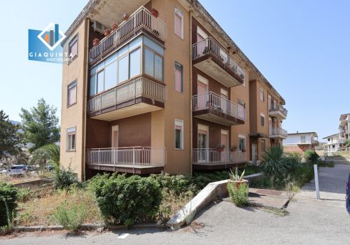 APPARTAMENTO PIANO TERRA + GARAGE / VIA PARMA – PALAGONIA – Rif. STTLNU2025