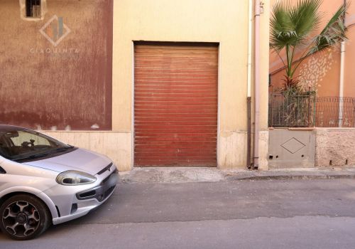 GARAGE 69 MQ CON POTENZIALE UTILIZZO COMMERCIALE /  VIA ASTI PALAGONIA – Rif. VCCFRN2026